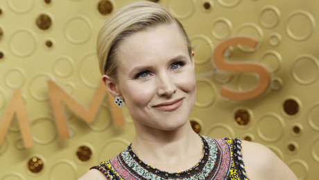 Kristen Bell Can T Keep A Straight Face As Daughter Sings Song
