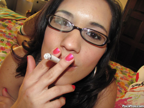 Latin Teen Babe Tia Cyrus Smoking And Pussy