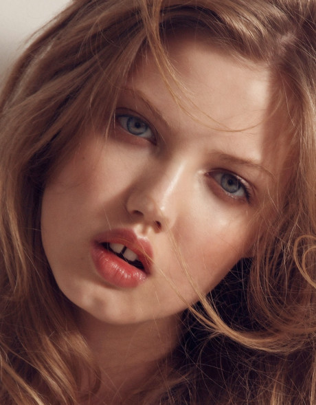 Model Lindsey Wixson Beauty Dewy Skin Natural Makeup Gap Toothed Models With