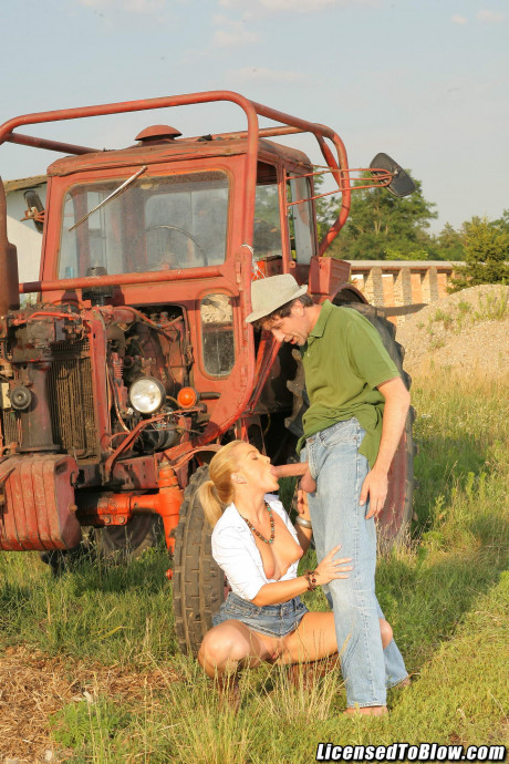 Valentina Blue Anal Drilling With Steve Holmes In A Field Cam Porn Catalina Cruz S Pornstar