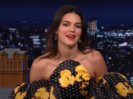 Kendall Jenner Reacts To Big Sis Kim Kardashian Swiping Her March 2022 Vogue Celebritytalker